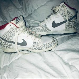 Woman’s Nike shoes. Size 7.5